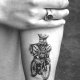 tätowierung, tätowierer, feines linientattoo, schwarz-graues tattoo, tattoo-idee, tattoo-inspiration, tattoo-kunst, eingefärbt, inkedmag