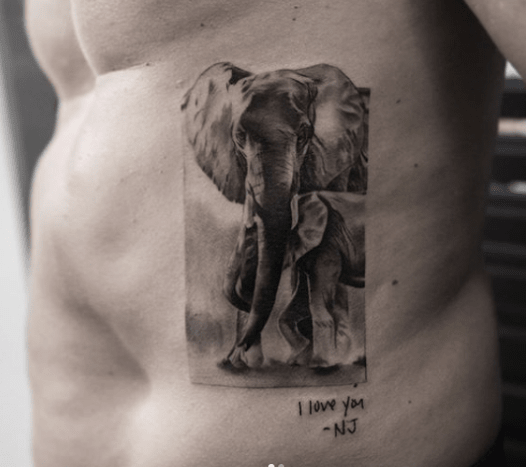 tätowierung, tätowierer, feines linientattoo, schwarz-graues tattoo, tattoo-idee, tattoo-inspiration, tattoo-kunst, eingefärbt, inkedmag