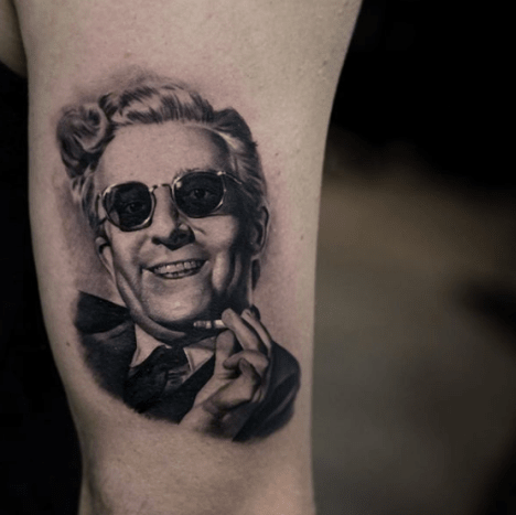 tätowierung, tätowierer, feines linientattoo, schwarz-graues tattoo, tattoo-idee, tattoo-inspiration, tattoo-kunst, eingefärbt, inkedmag