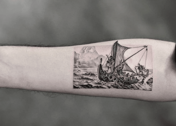 tätowierung, tätowierer, feines linientattoo, schwarz-graues tattoo, tattoo-idee, tattoo-inspiration, tattoo-kunst, eingefärbt, inkedmag