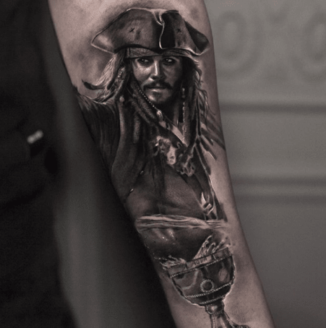 tätowierung, tätowierer, feines linientattoo, schwarz-graues tattoo, tattoo-idee, tattoo-inspiration, tattoo-kunst, eingefärbt, inkedmag
