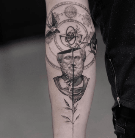 tätowierung, tätowierer, feines linientattoo, schwarz-graues tattoo, tattoo-idee, tattoo-inspiration, tattoo-kunst, eingefärbt, inkedmag