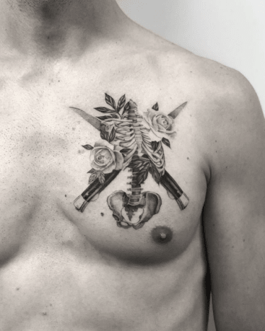 tätowierung, tätowierer, feines linientattoo, schwarz-graues tattoo, tattoo-idee, tattoo-inspiration, tattoo-kunst, eingefärbt, inkedmag