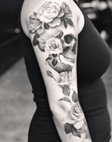 tätowierung, tätowierer, feines linientattoo, schwarz-graues tattoo, tattoo-idee, tattoo-inspiration, tattoo-kunst, eingefärbt, inkedmag