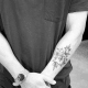 tätowierung, tätowierer, feines linientattoo, schwarz-graues tattoo, tattoo-idee, tattoo-inspiration, tattoo-kunst, eingefärbt, inkedmag
