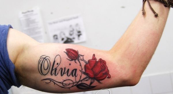 77 interessante Namenstattoos und brillante Namenstattoo-Ideen