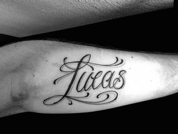 77 interessante Namenstattoos und brillante Namenstattoo-Ideen