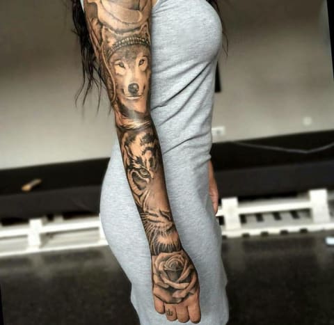 eingefärbtes Magazin, Tattoo-Inspiration, Tattoo-Kunst, Tattoo-Design, feminine Ärmel, Ärmeltätowierung, Tätowierer