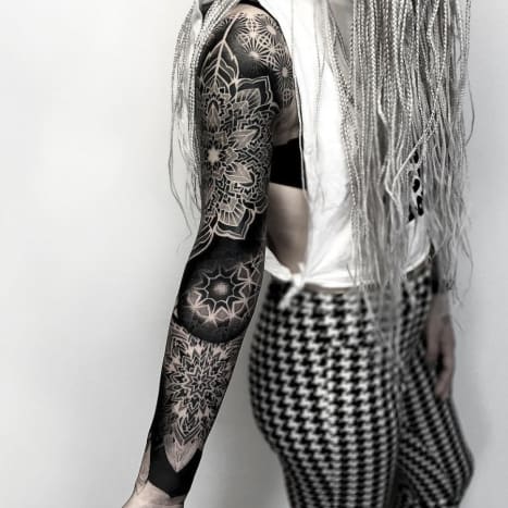 eingefärbtes Magazin, Tattoo-Inspiration, Tattoo-Kunst, Tattoo-Design, feminine Ärmel, Ärmeltätowierung, Tätowierer