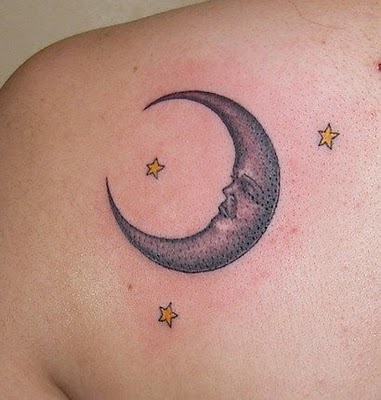 91 Mond-Tattoos, die nicht von dieser Welt sind