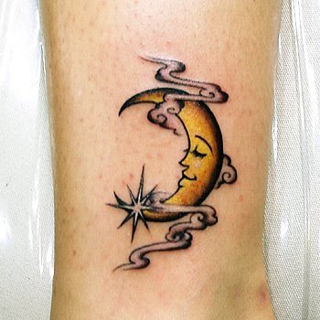 91 Mond-Tattoos, die nicht von dieser Welt sind