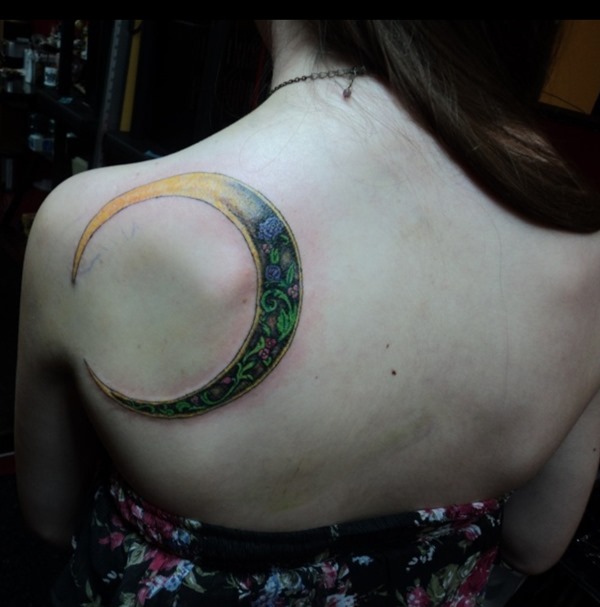 91 Mond-Tattoos, die nicht von dieser Welt sind