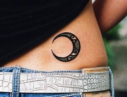 91 Mond-Tattoos, die nicht von dieser Welt sind