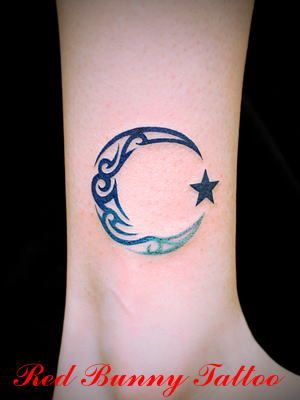 91 Mond-Tattoos, die nicht von dieser Welt sind