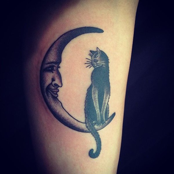 91 Mond-Tattoos, die nicht von dieser Welt sind