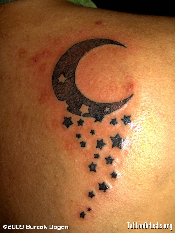 91 Mond-Tattoos, die nicht von dieser Welt sind