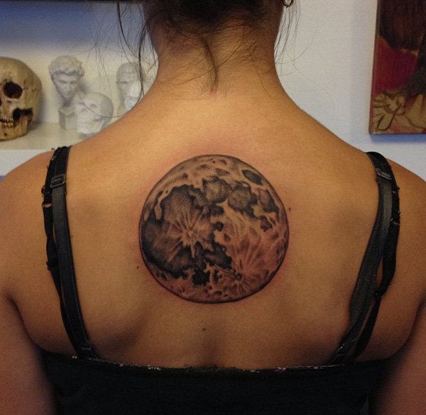 91 Mond-Tattoos, die nicht von dieser Welt sind