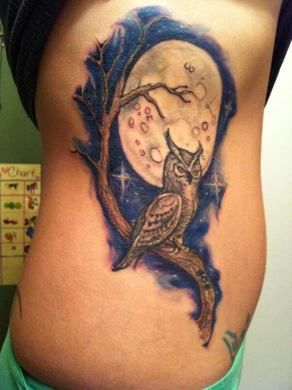 91 Mond-Tattoos, die nicht von dieser Welt sind