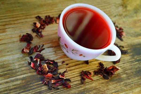 El té rojo alivia perfectamente la intoxicación después de la intoxicación por alcohol.