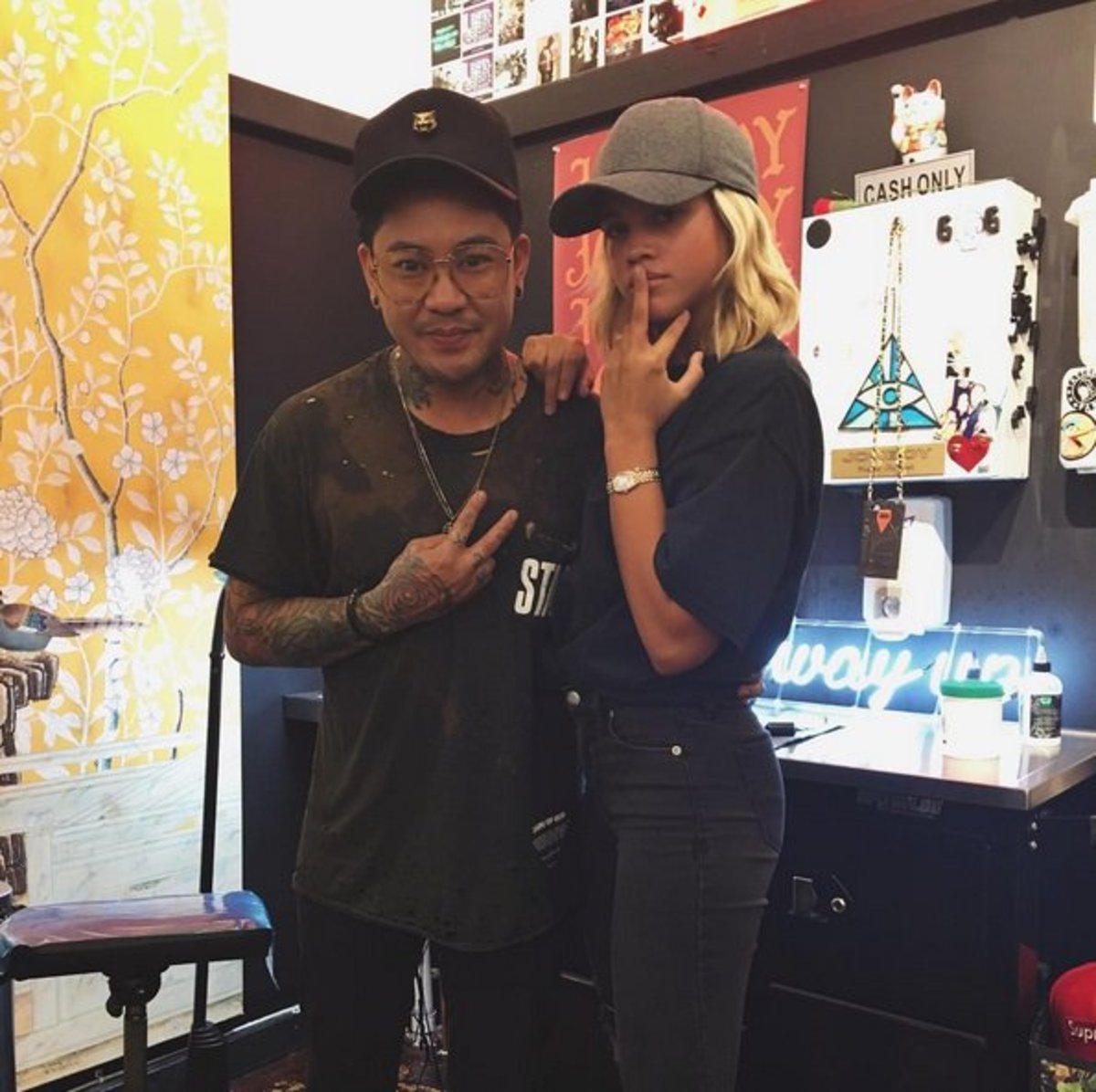 Sofia Richie Kreuz Tattoo1