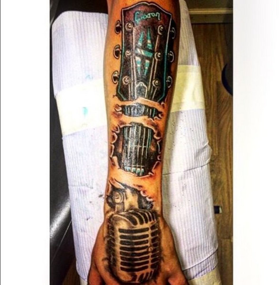 Kane braunes Tattoo5