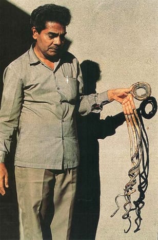 Foto přes Tori NewsNarozen v roce 1938, Chillal chtěl vědět, jak dlouho může nechat růst nehty na levé ruce.