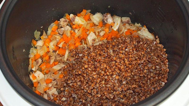 agregue trigo sarraceno a las verduras