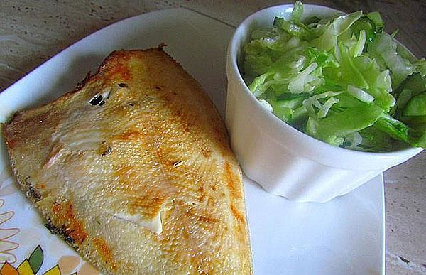 platija con salsa de soja