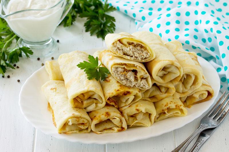 envuelva la carne picada en panqueques