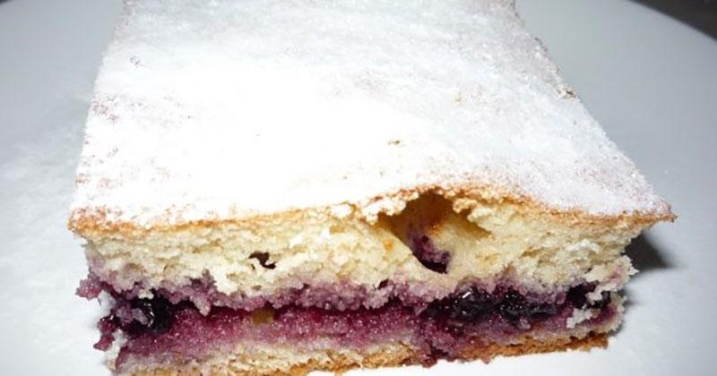 pastel magro con mermelada en olla de cocción lenta