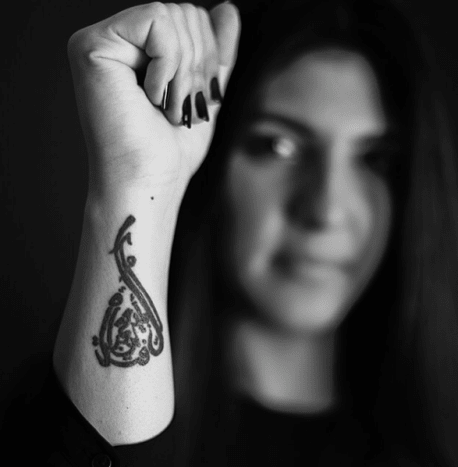 (Foto: Arabský inkoustový projekt/Instagram) Islámské náboženské zákony považují tetování za