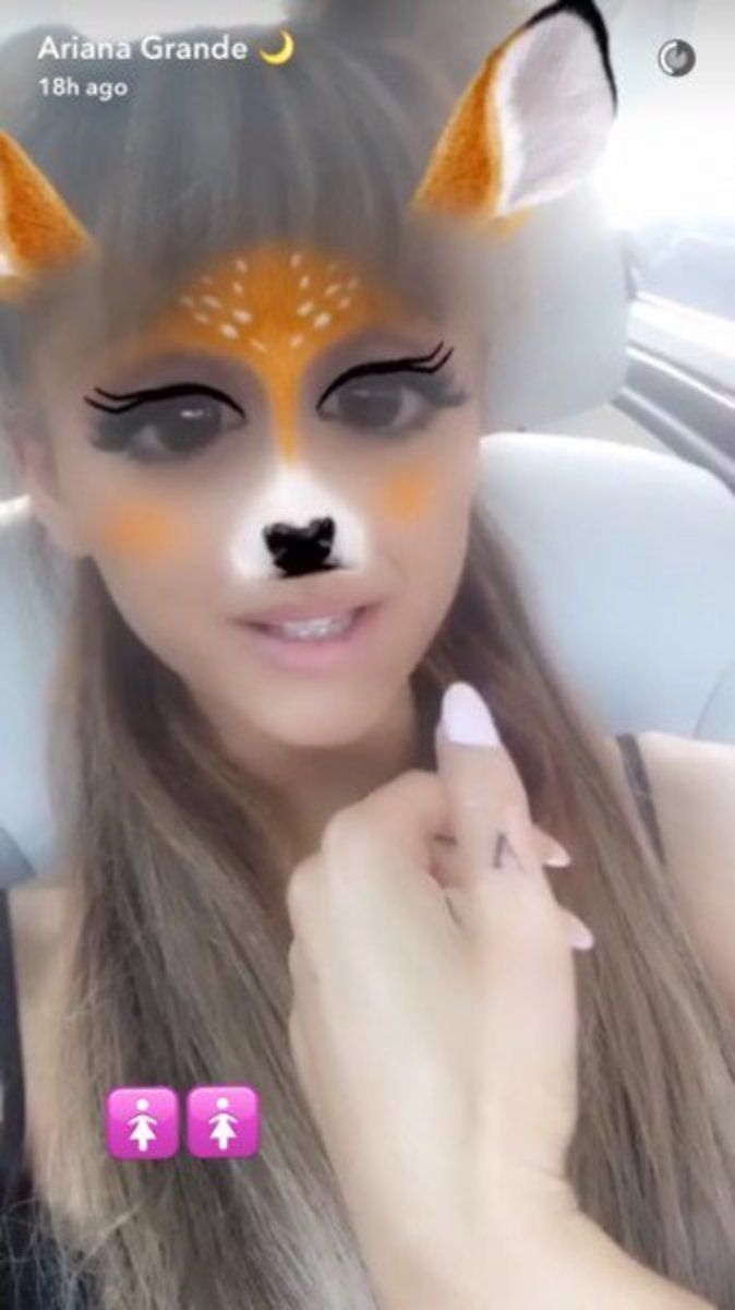 Ariana Grande Finger Tattoos2