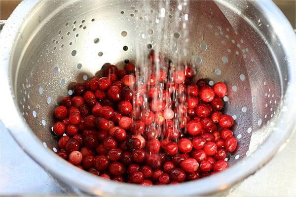 enjuagar bien las arándanos rojos