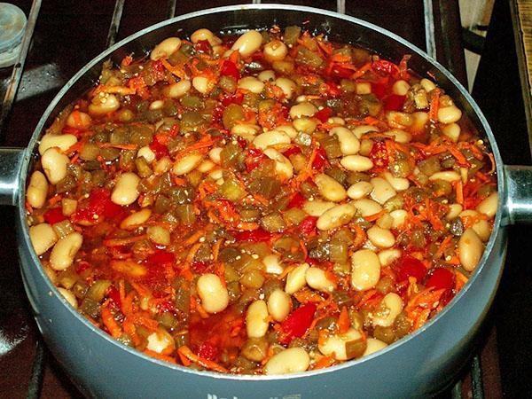ragoût d'aubergines et salade de haricots