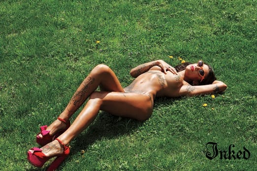 Pornohvězda Bonnie Rotten, fotografovaná Christianem Saintem pro sexuální problémy s inkoustovými časopisy.