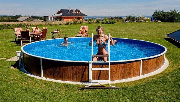 Piscine à cadre