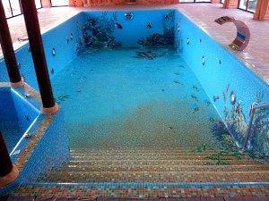 Piscine intérieure en béton