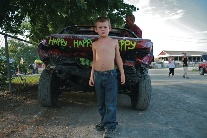 Mužem, který by mohl zpochybnit titul Nesporný demoliční Derby Pioneer, byl Keith „Stoney“ Roberts, který byl vynikajícím kaskadérem od svých 15 let. Po oslabující autonehodě Roberts pokračoval v produkci svých vlastních vzrušujících show. Během následujících pěti let Stoney pomalu přeměňoval svou vzrušující show na novodobé demolice. Přehlídka se nyní jmenuje „Stoney Roberts Demolition Derby“.