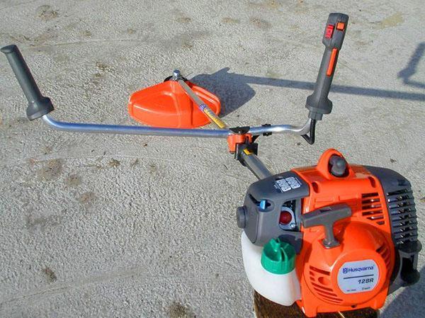 El cepillo de gasolina solo pesa 4,8 kg