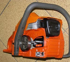 Las piezas de la motosierra se pueden comprar en los centros de servicio.