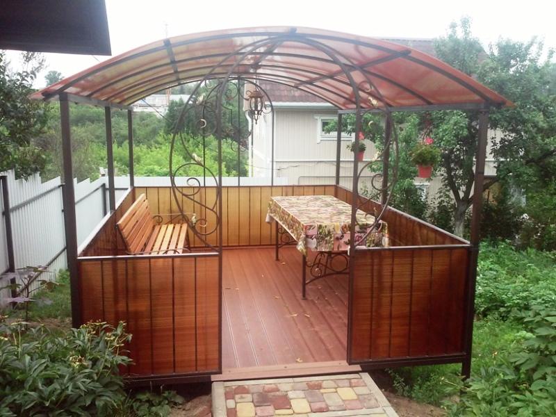 gazebo en polycarbonate et métal