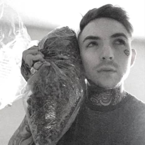 Caskey, unterzeichnet im Jahr 2012. Finden Sie ihn in unserer Juni/Juli-Musikausgabe.