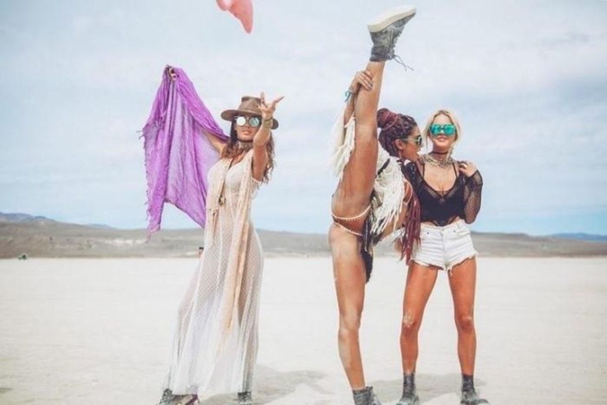 girlsofburningman2017_001