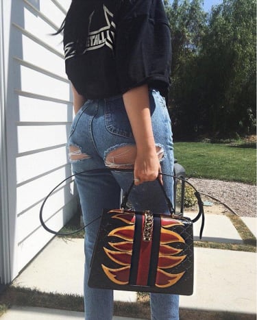 Letzten Sommer hat Kylie Jenner diese frechen Jeans auf ihrem Instagram gerockt.