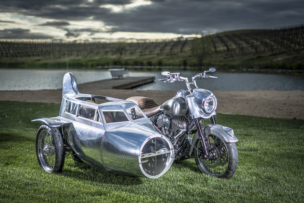 2017 Indian Springfield B-17 Bomber- „Toto vlastní kolo, které jsem postavil s postranním vozíkem, které vyhrálo Hot Bike Tour v roce 2017. Postavil jsem ho pro svého syna, aby se v něm svezl, a začneme na něm jezdit, jakmile bude mít 2 1/2.“ - Carey Hartová. Fotografie Matt Wallace.