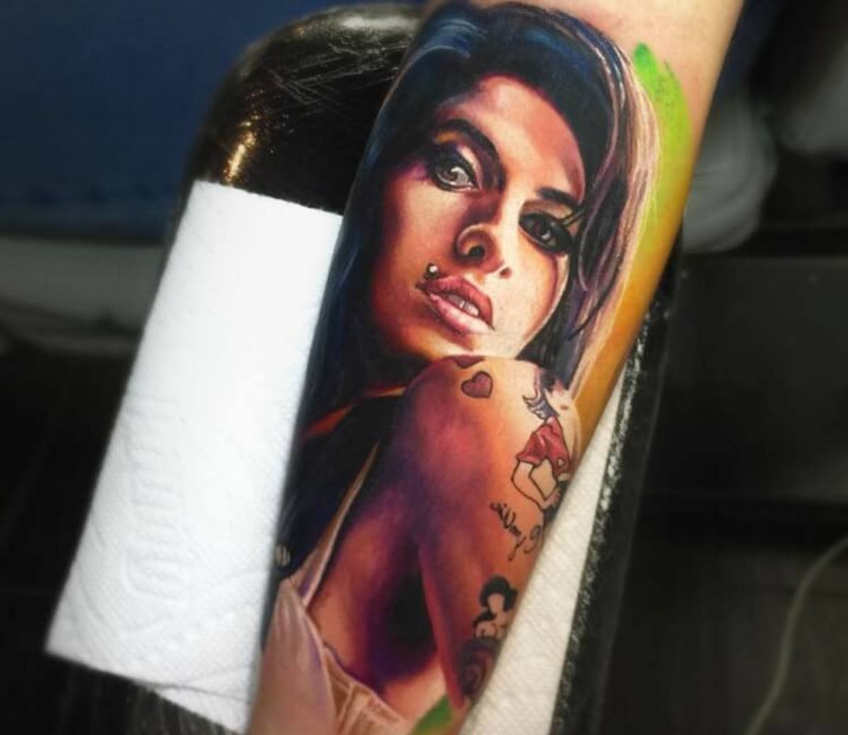 Künstler--sergey-shanko--amy-winehouse-tattoo_19038130358