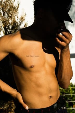Foto: Reddit Auch wenn wir denken, dass das Konzept hinter dem Tattoo kein Grund zur Reue ist, fühlt sich der Rapper aus Malbuch anders, und es ist vielleicht nichts, worauf er überhaupt stolz ist.