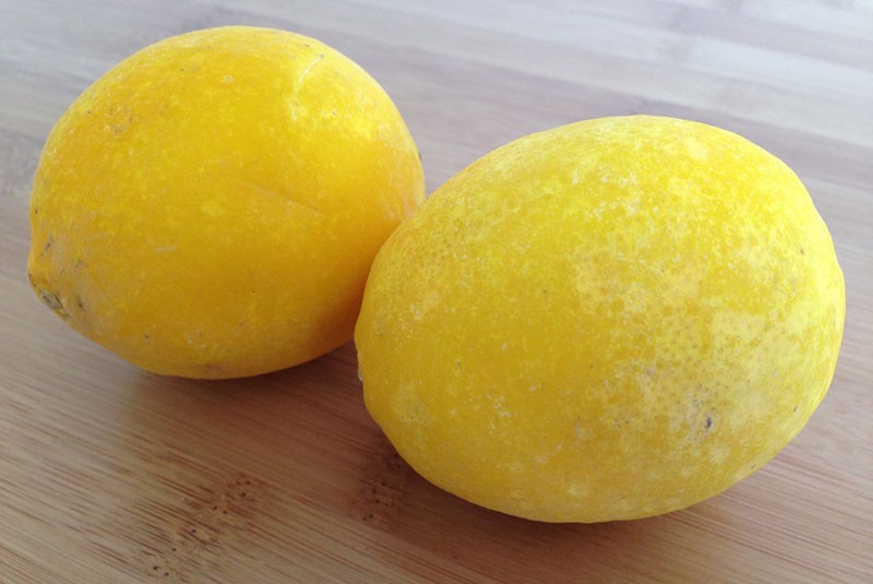 citron entier congelé