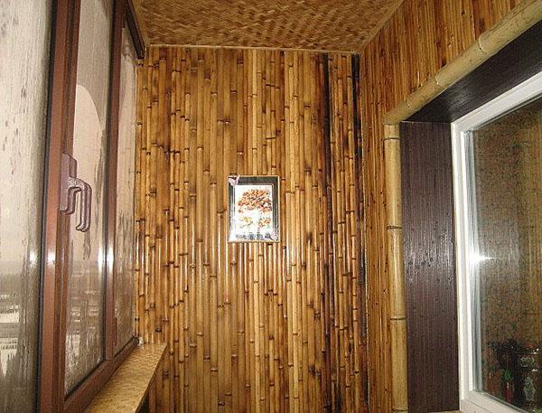 revestimiento de balcón con bambú