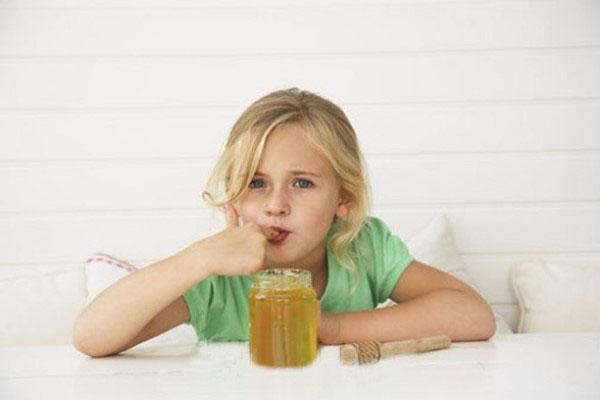 le miel est bon pour les enfants et les adultes